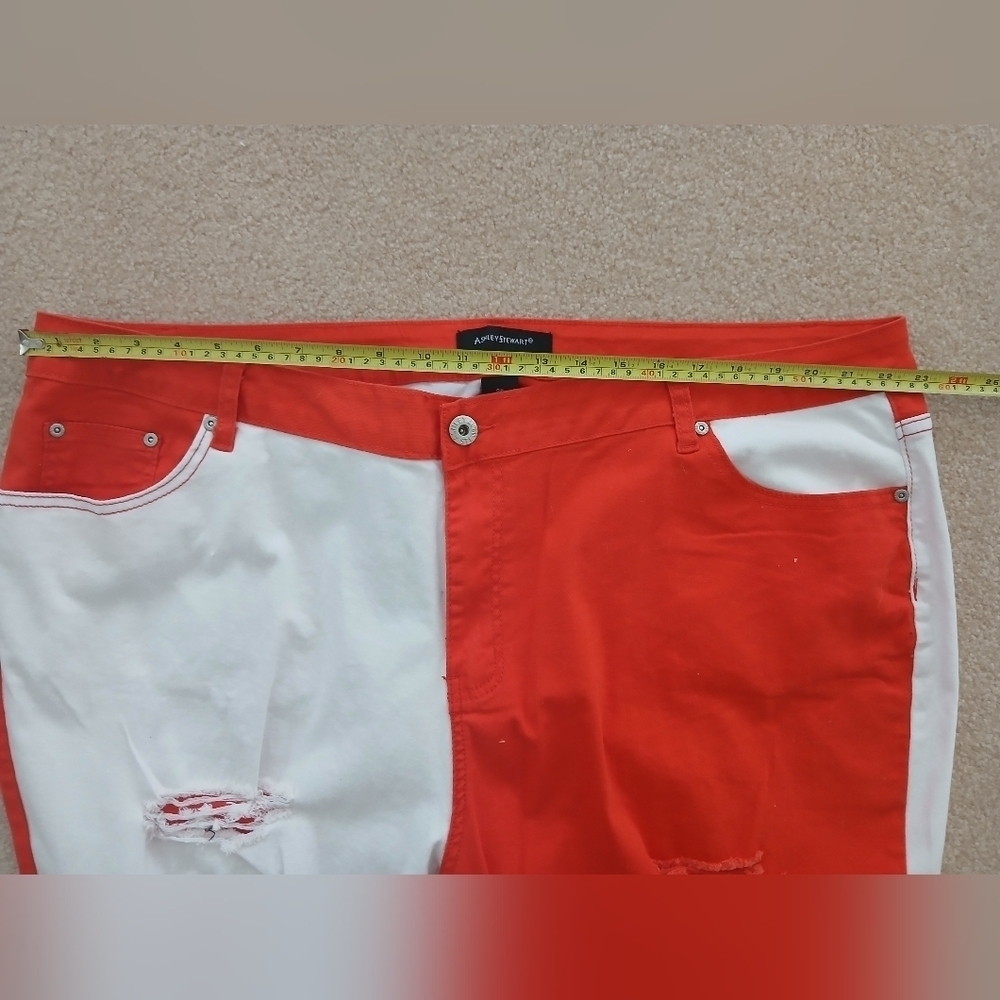 Ashley Stewart distressed red/white colorblock jeans. Size 26 NWT. Fl - Picture 7 of 7